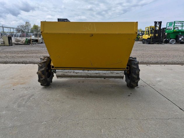 Compact Pull Behind Manure Spreader