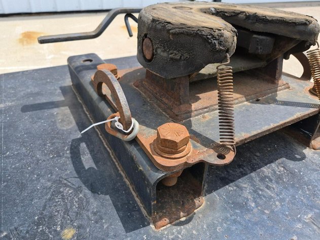 Fifth Wheel Hitch