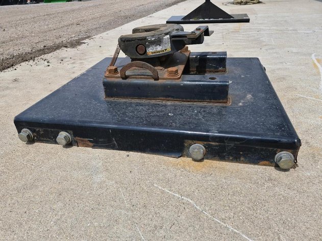 Fifth Wheel Hitch
