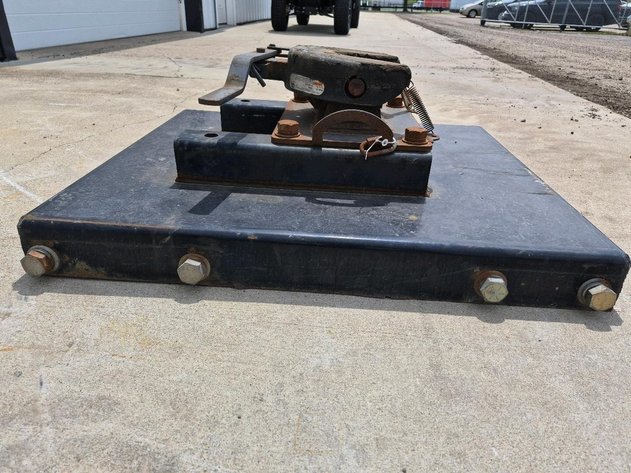 Fifth Wheel Hitch