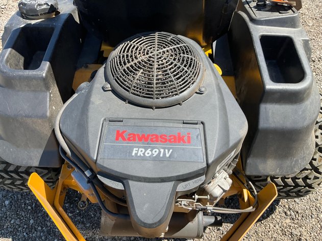 Hustler Raptor SD Zero-Turn Mower*