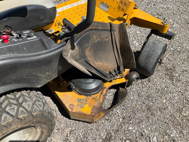 Hustler Raptor SD Zero-Turn Mower*