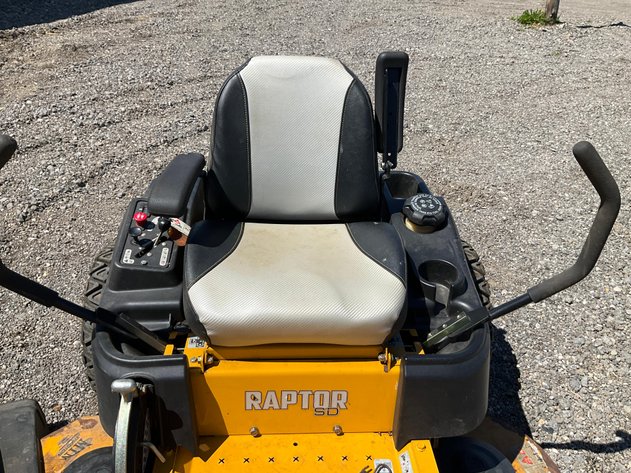 Hustler Raptor SD Zero-Turn Mower*