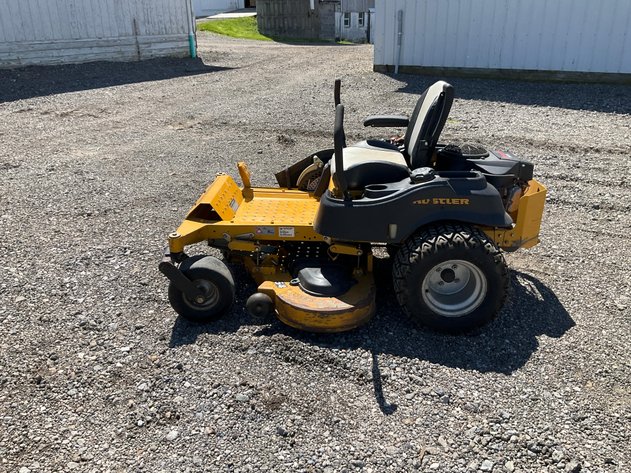 Hustler Raptor SD Zero-Turn Mower*