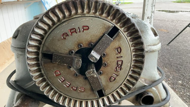 RIDGID 400 Pipe Threading Machine & Vise*