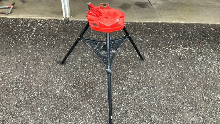 RIDGID 400 Pipe Threading Machine & Vise*