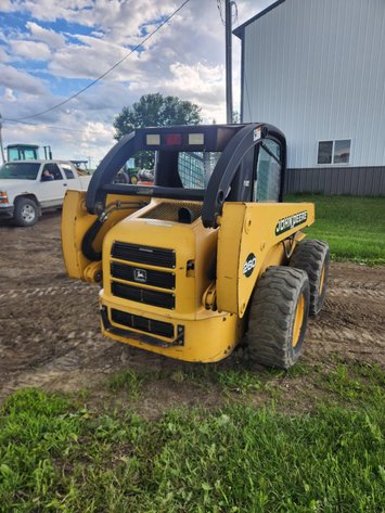 2000 John Deere 260 Skid Steer