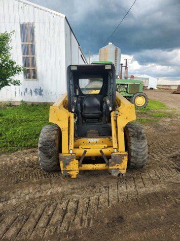 2000 John Deere 260 Skid Steer