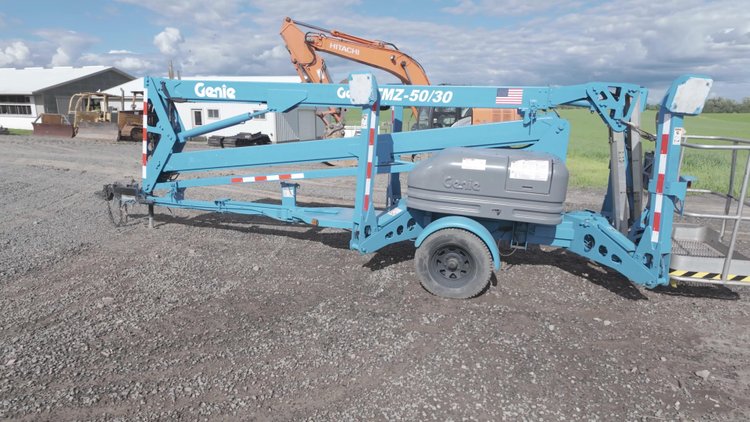1999 Genie TMZ50/30 Towable Boom Lift