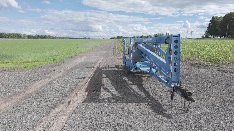 1999 Genie TMZ50/30 Towable Boom Lift