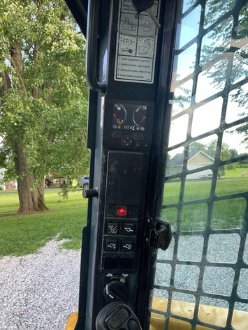 2018 Gehl R165 Skid Steer