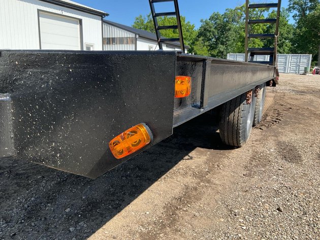 Deckover Equipment Trailer