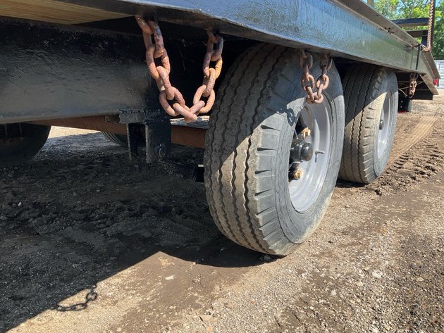 Deckover Equipment Trailer
