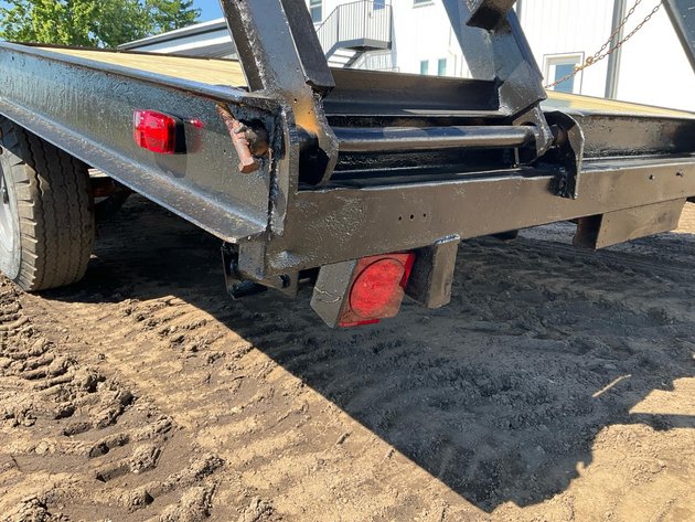 Deckover Equipment Trailer