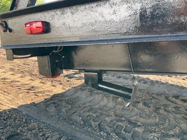 Deckover Equipment Trailer