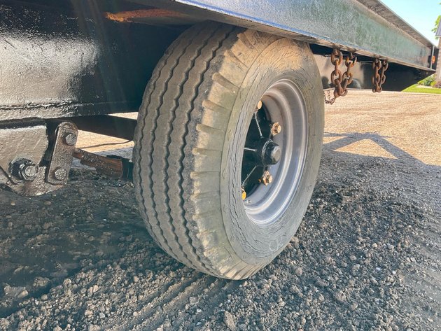Deckover Equipment Trailer