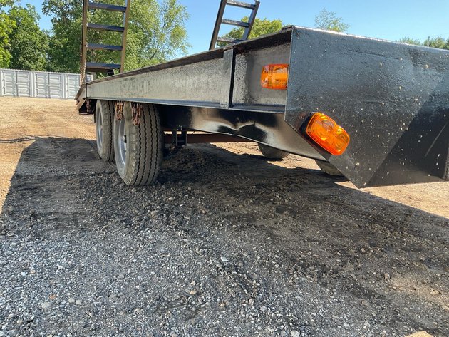 Deckover Equipment Trailer