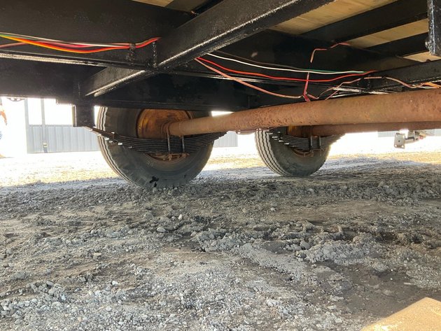 Deckover Equipment Trailer