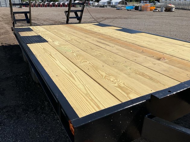 Deckover Equipment Trailer