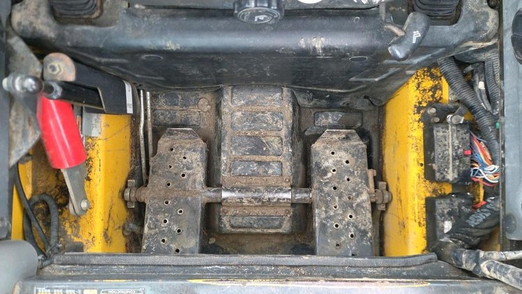 2012 New Holland L220 Skid Steer