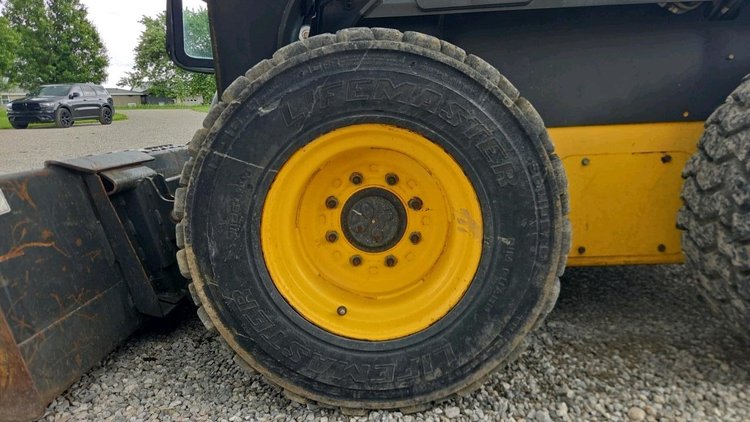 2012 New Holland L220 Skid Steer