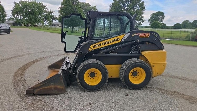 2012 New Holland L220 Skid Steer