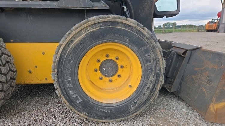2012 New Holland L220 Skid Steer