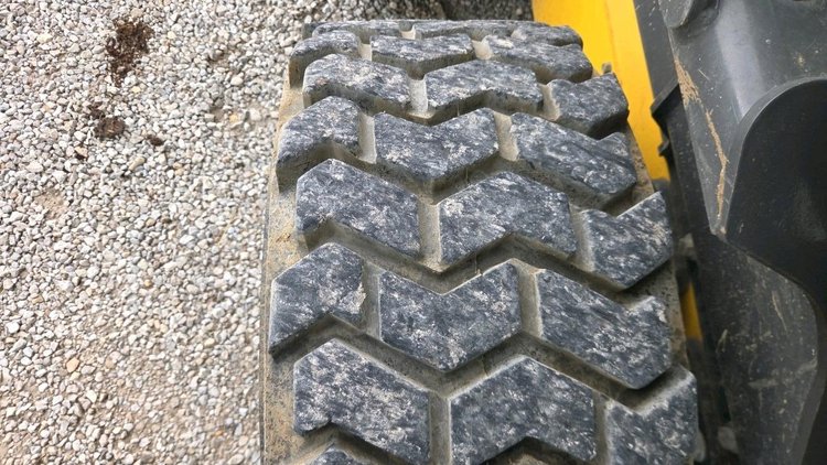2012 New Holland L220 Skid Steer