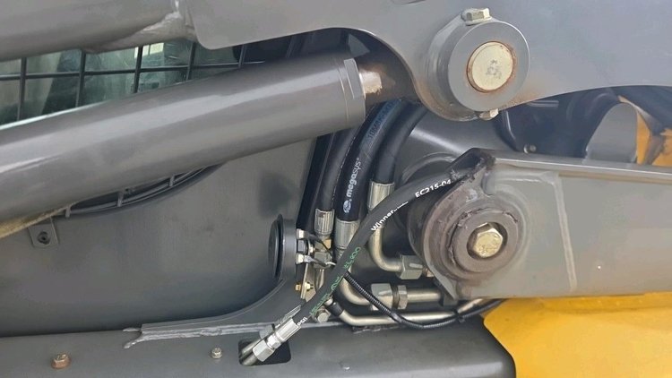 2012 New Holland L220 Skid Steer