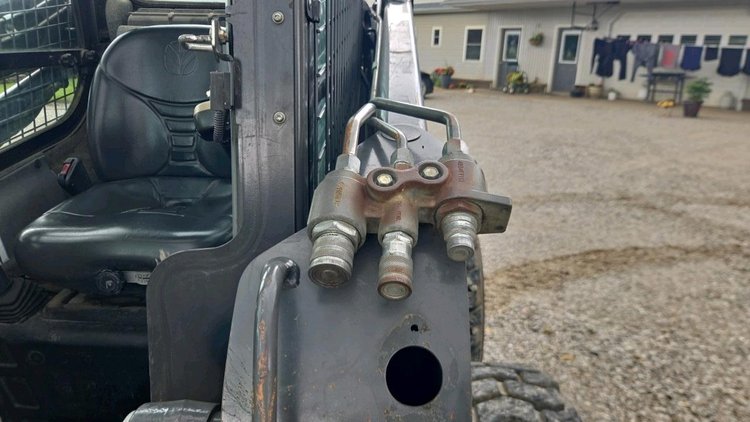 2012 New Holland L220 Skid Steer