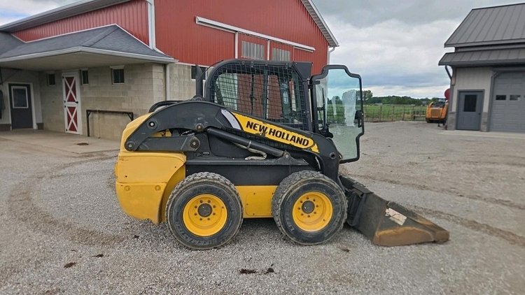 2012 New Holland L220 Skid Steer