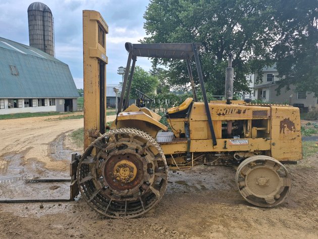 Massey Ferguson Rough Terrain Forklift