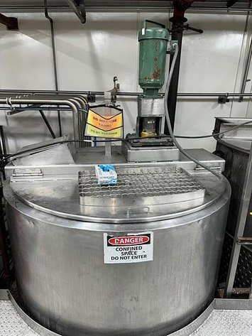 Image for MJK2272 Stainless steel 850-Gallon jacketed Tank with Lightning Mixer