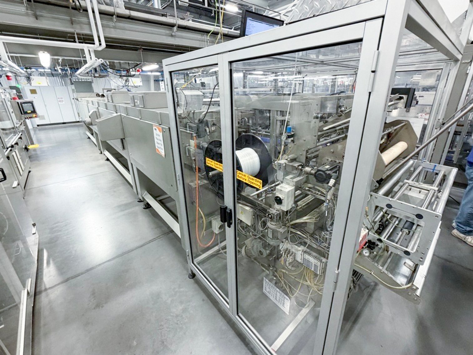 Image for MJK2438 VOLPAK SI-360F2 – Horizontal Form-Fill-Seal Pouch Machine (Duplex)