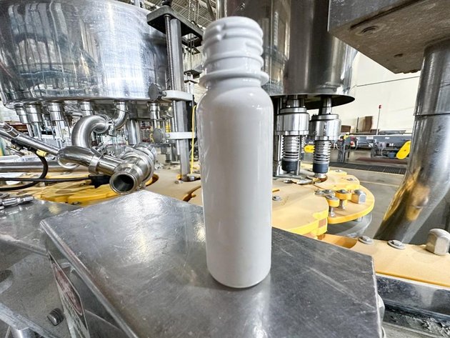 Image for MJK2519 15 Head Fogg Rotary Filler and Capper with Elevator