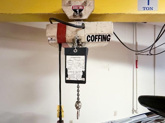 Image for MJK2523 1 Ton Crane with coffing hoist