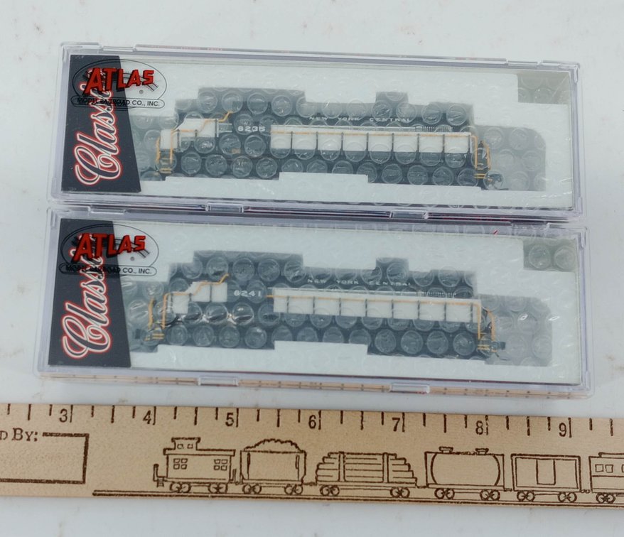 2 ATLAS CLASSIC N SCALE RS-3 NYC LOCOMOTIVES 8235 & 8241, 2 OBS  INV 263331561