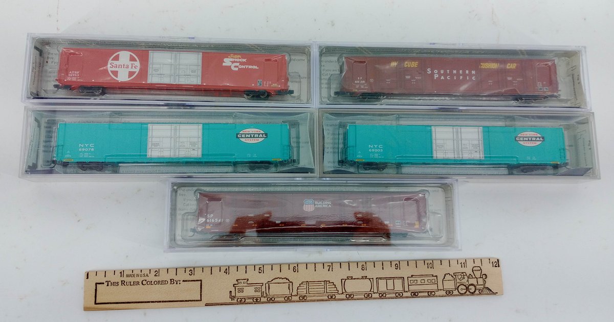 5 Z GAUGE 86' AUTO PARTS CARS SANTA FE, NYC, SOUTHERN PACIFIC & UNION PACIFIC, 5 OBS  INV 263331587