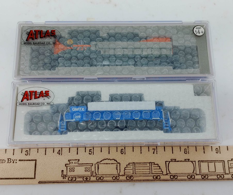 2 ATLAS N SCALE C420 LONG ISLAND 221 & MP15DC GMTX 209 LOCOMOTIVES, 2 OBS  INV 263331582