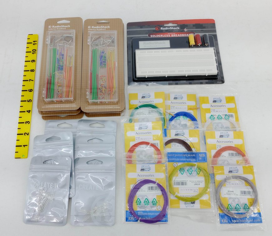 RADIOSHACK SOLDERLESS BREADBOARD, JUMPER WIRE KITS, LOKSOUND WIRE & LEDS, SOME OBS  INV 263331754