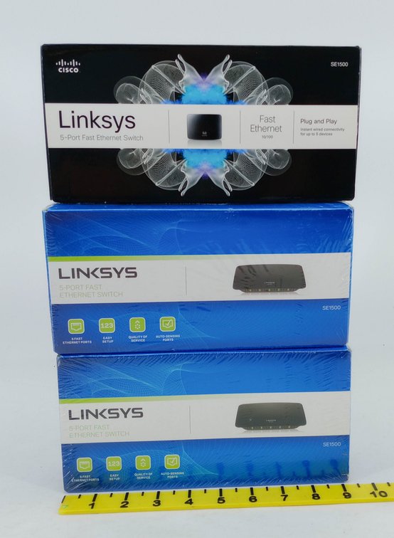 3 LINKSYS SE1500 5-PORT FAST ETHERNET SWITCHES, 3 OBS, 2 SEALED  INV 263331756