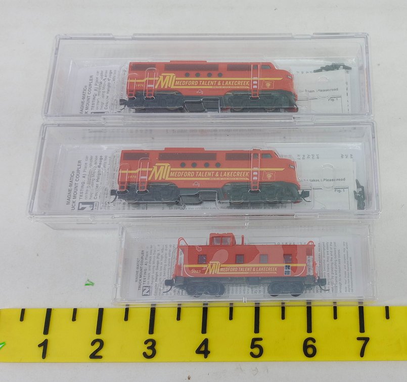 3 MICRO-TRAINS N SCALE MEDFORD TALENT & LAKECREEK 2 FT A-UNIT LOCOMOTIVES & CABOOSE, 3 OBS  INV 263331764