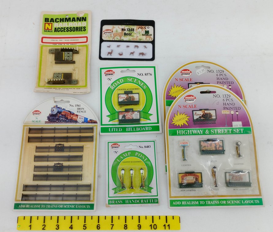 ASSORTED MODEL POWER & BACHMANN N SCALE ACCESSORIES, BILLBOARDS, LAMP POSTS, FENCE, DEER, 7 OBS  INV 263331793