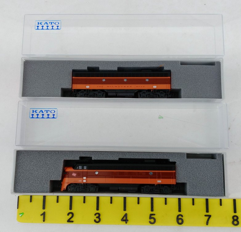 KATO 176-2301-LS MILWAUKEE ROAD FP7A & FP7B N SCALE DIESEL LOCOMOTIVES, 2 OBS  INV 263331776