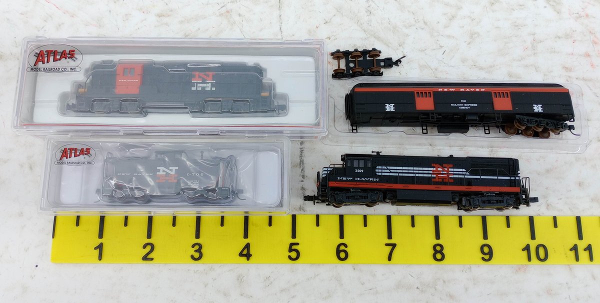 4 ATLAS N SCALE NEW HAVEN GP-9, NE-6 CABOOSE, EXPRESS CAR & GP-7 LOCO, 2 OBS  INV 263331806