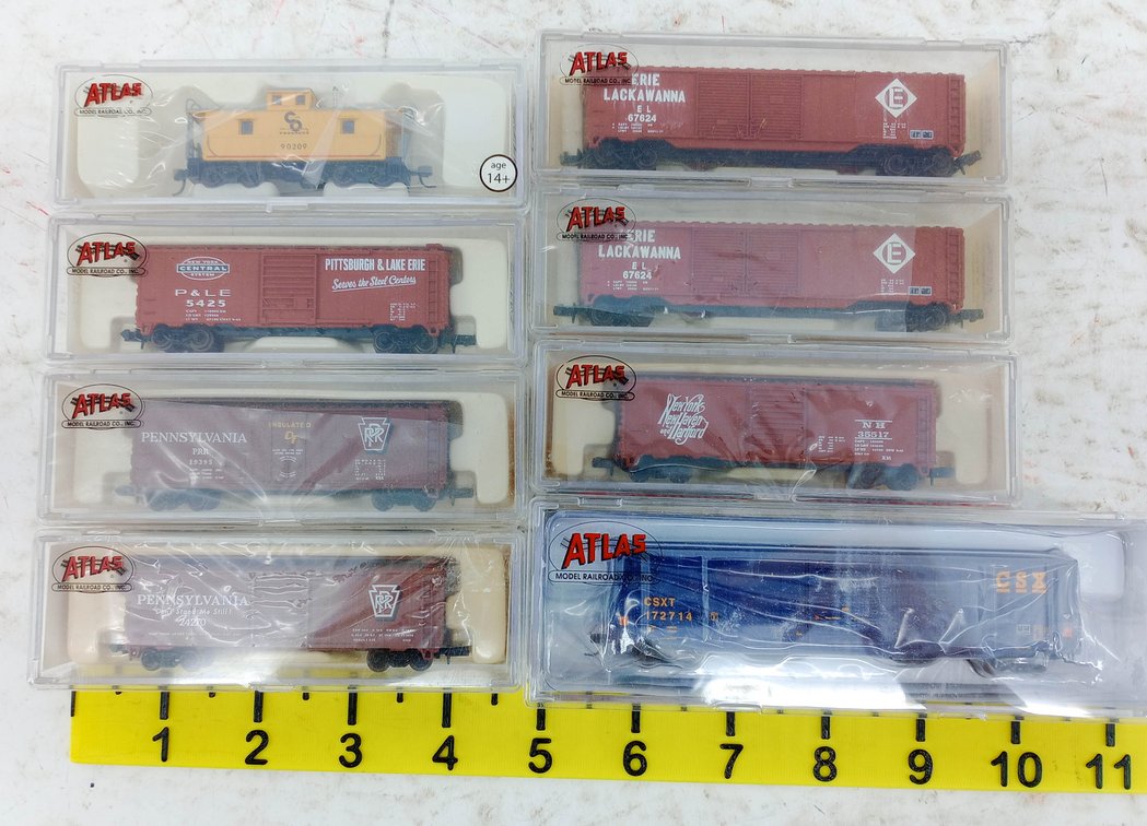 ASSORTED ATLAS N SCALE BOX CARS & CABOOSE ERIE LACKAWANNA, PRR, CSX, P&LE, NEW HAVEN, C&O, 8 OBS  INV 263331809