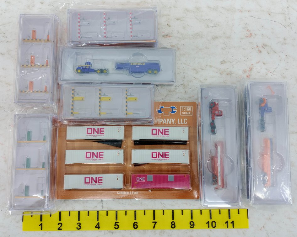 ASSORTED N SCALE 1:160 ESSO & SUNOCO TANKER TRUCKS, ONE CONTAINERS & GATES  INV 263331878