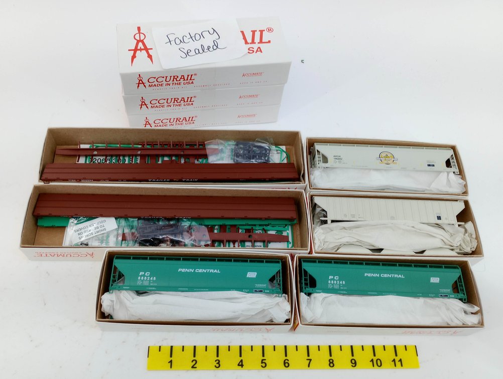9 ASSORTED ACCURAIL HO PENN CENTRAL, NYC & GOLDEN WEST HOPPERS & AUTORACKS SOME OBS NNC, 3 SEALED  INV 263331870