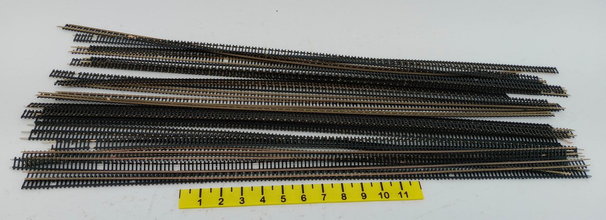 24 SECTIONS 29" N-GAUGE STRAIGHT TRACK  INV 263331890
