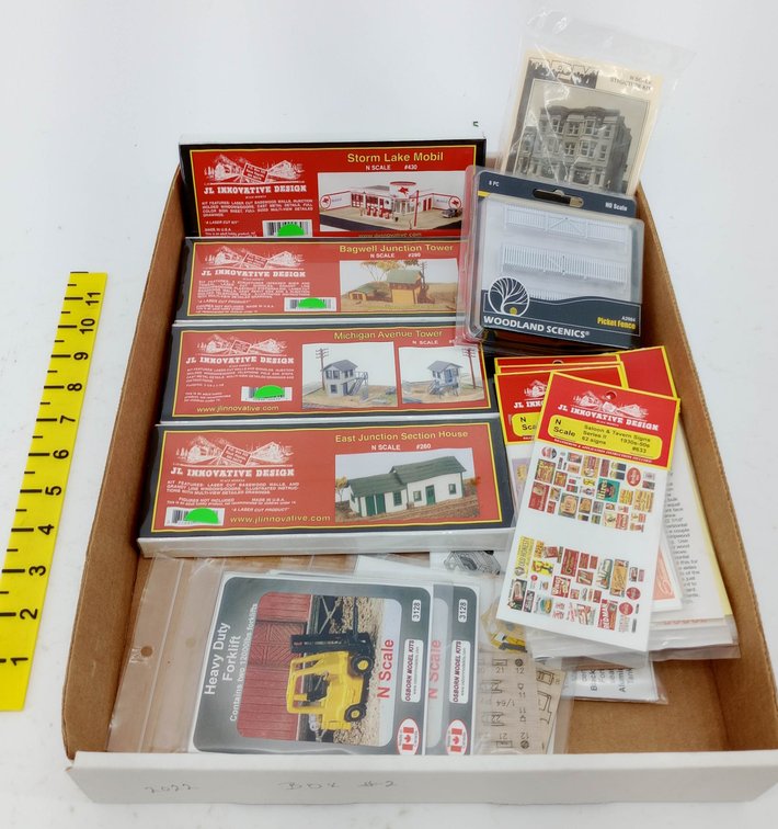 ASSORTED JL INNOVATIVE DESIGN N SCALE BUILDING KITS & BILLBOARD SIGNS, SOME OBS NNC  INV 263331882